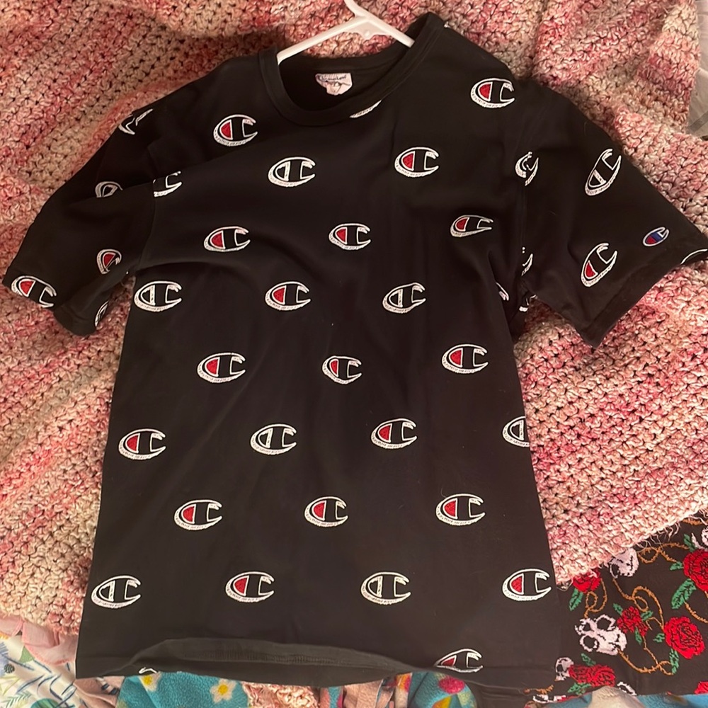 Champion black T-Shirt!